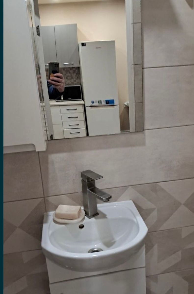 1837156817663081