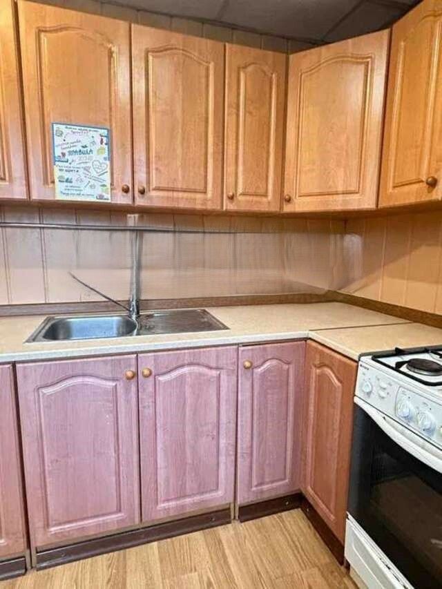 1827462476156810