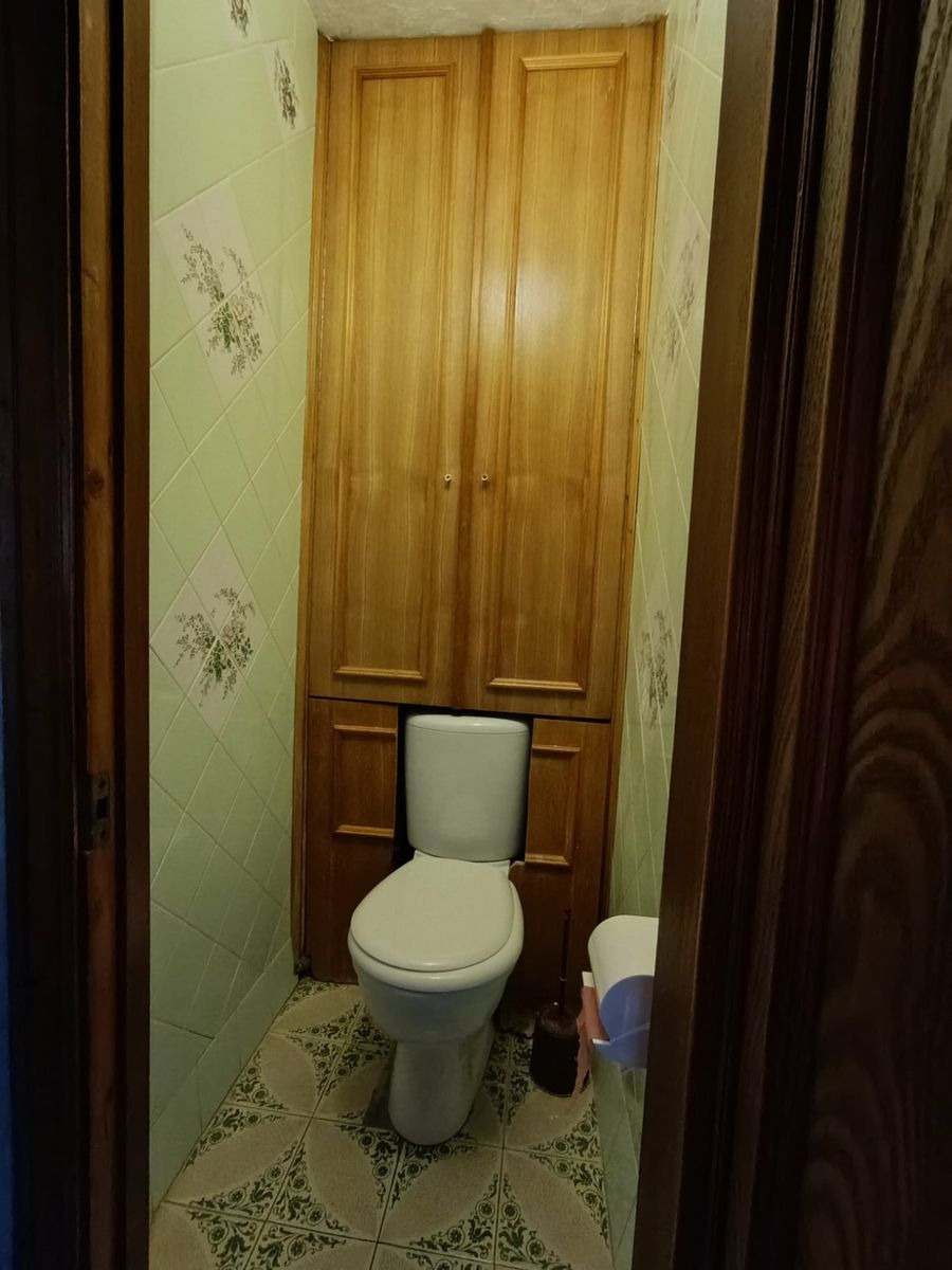 1833281256076810