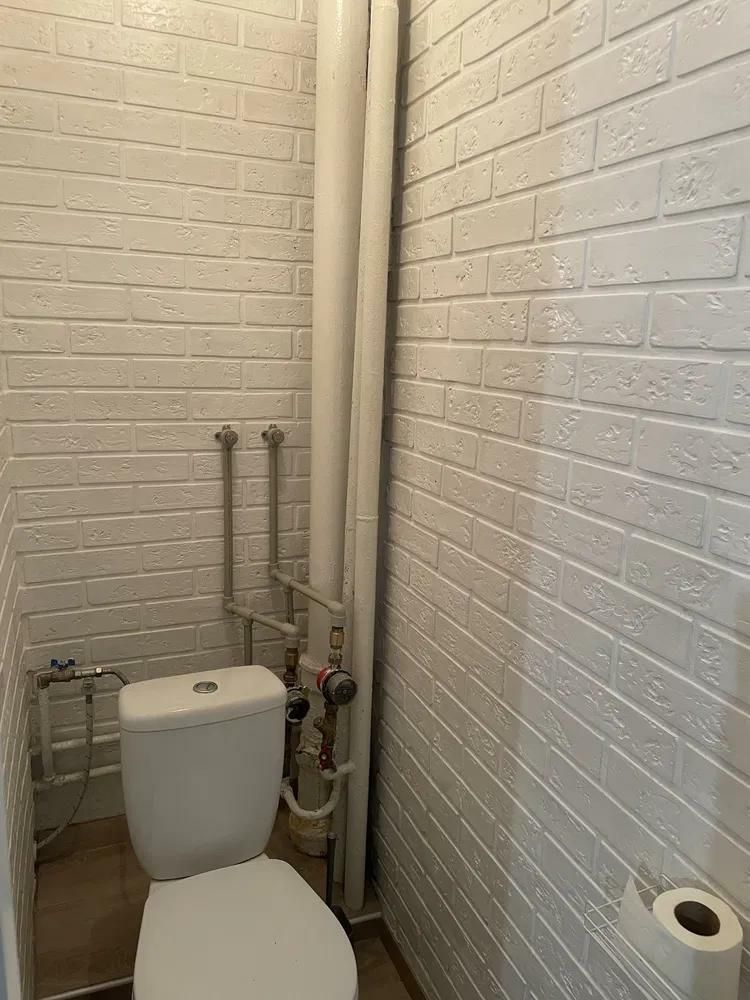 1837717986780810