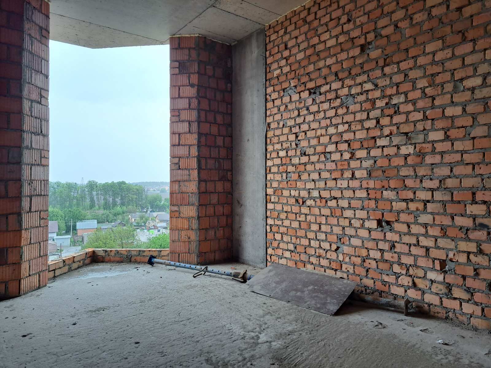1831747655950812