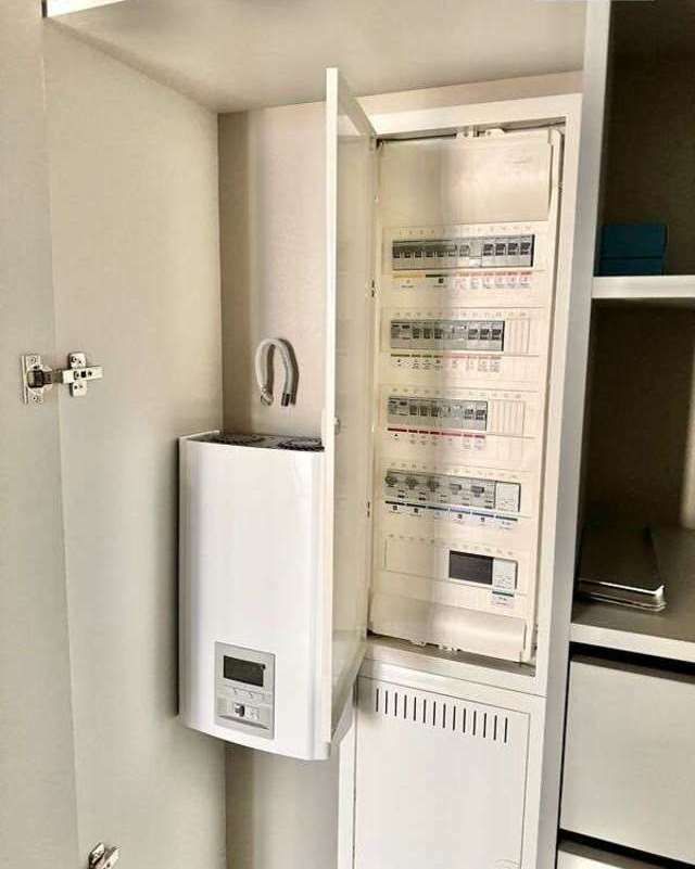 1832734544663814