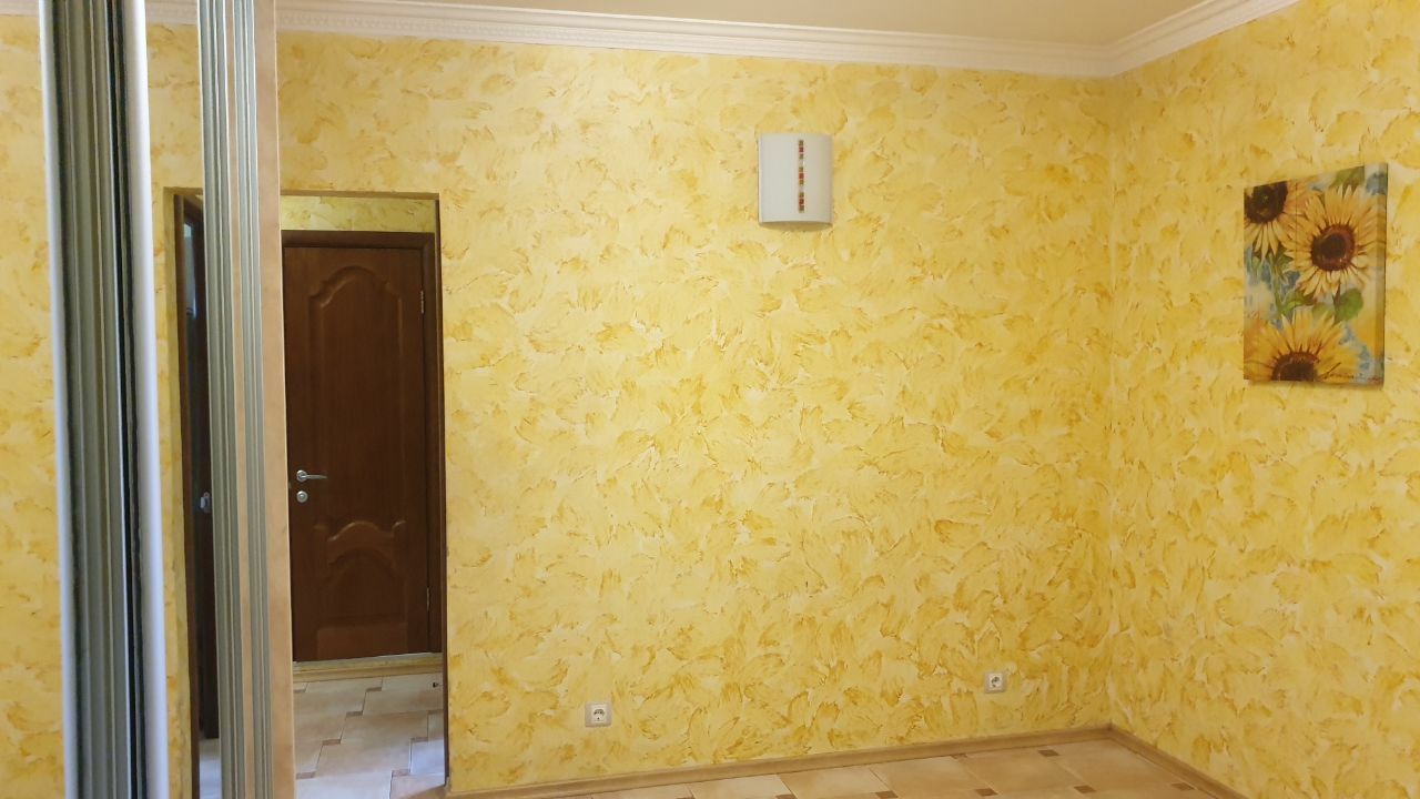 1738687708102815
