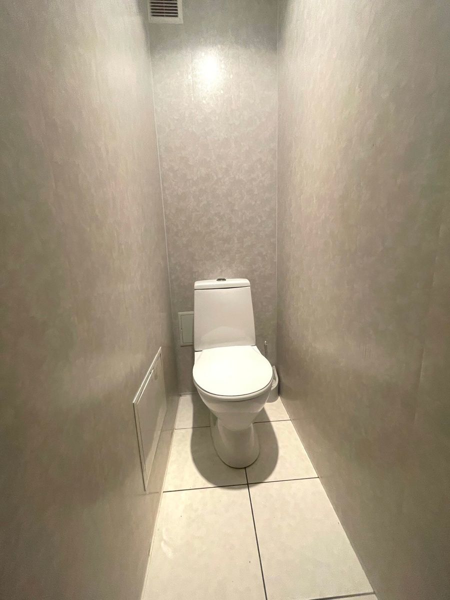 1833749481758815