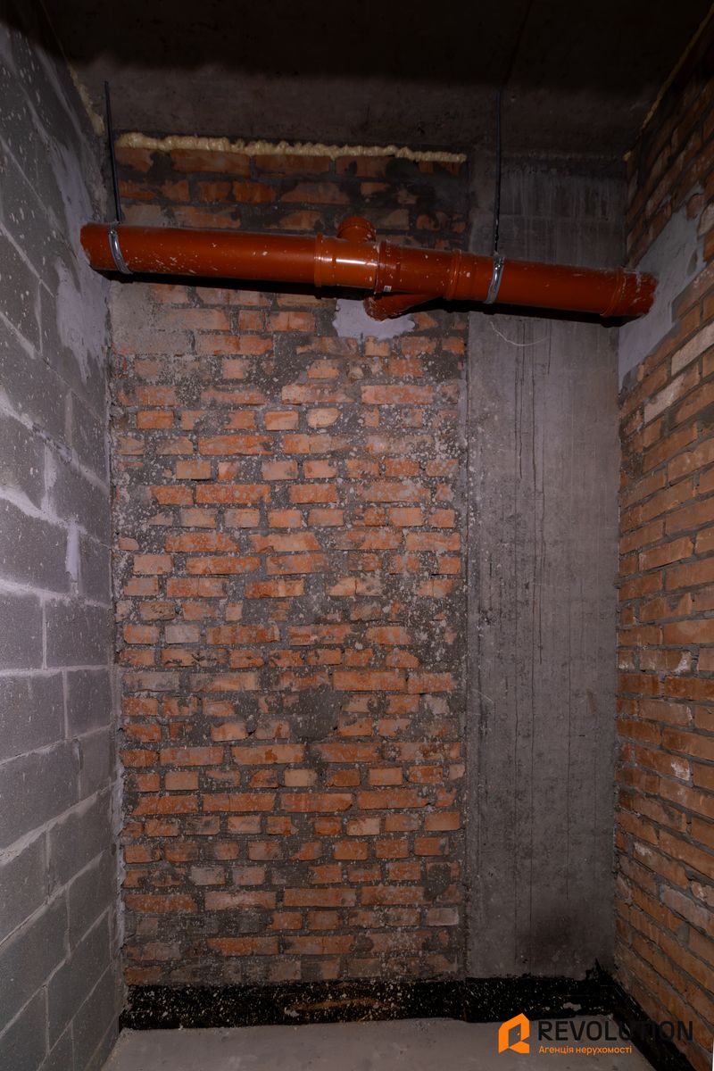 1833890615114816
