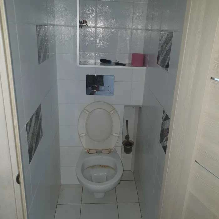 1832805839719817