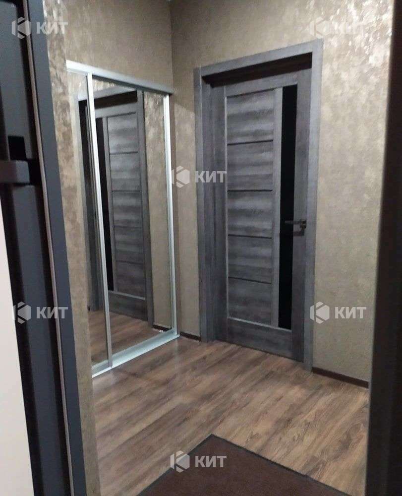 1834070132142817