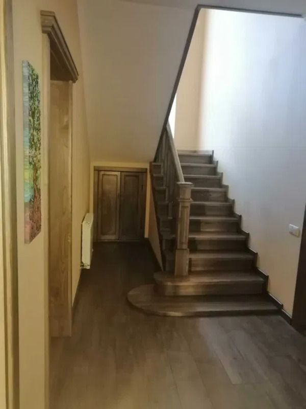 1836627408588817