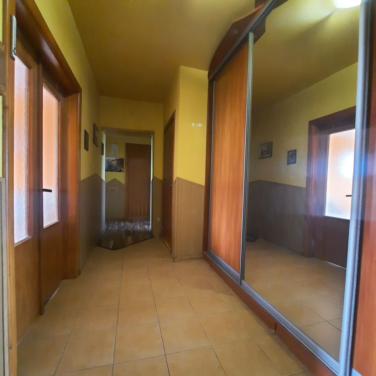 1842057856474817