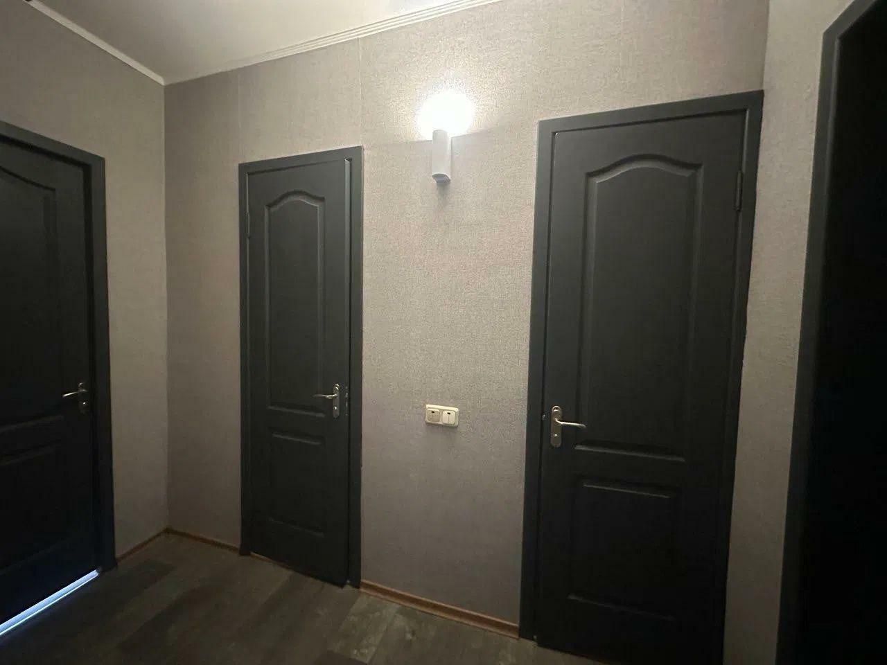 1832556860425818