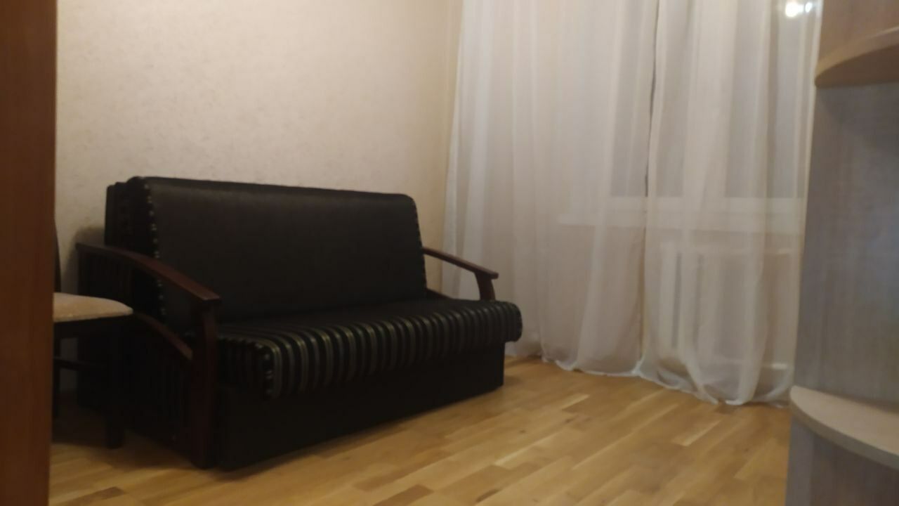 1832353340011819
