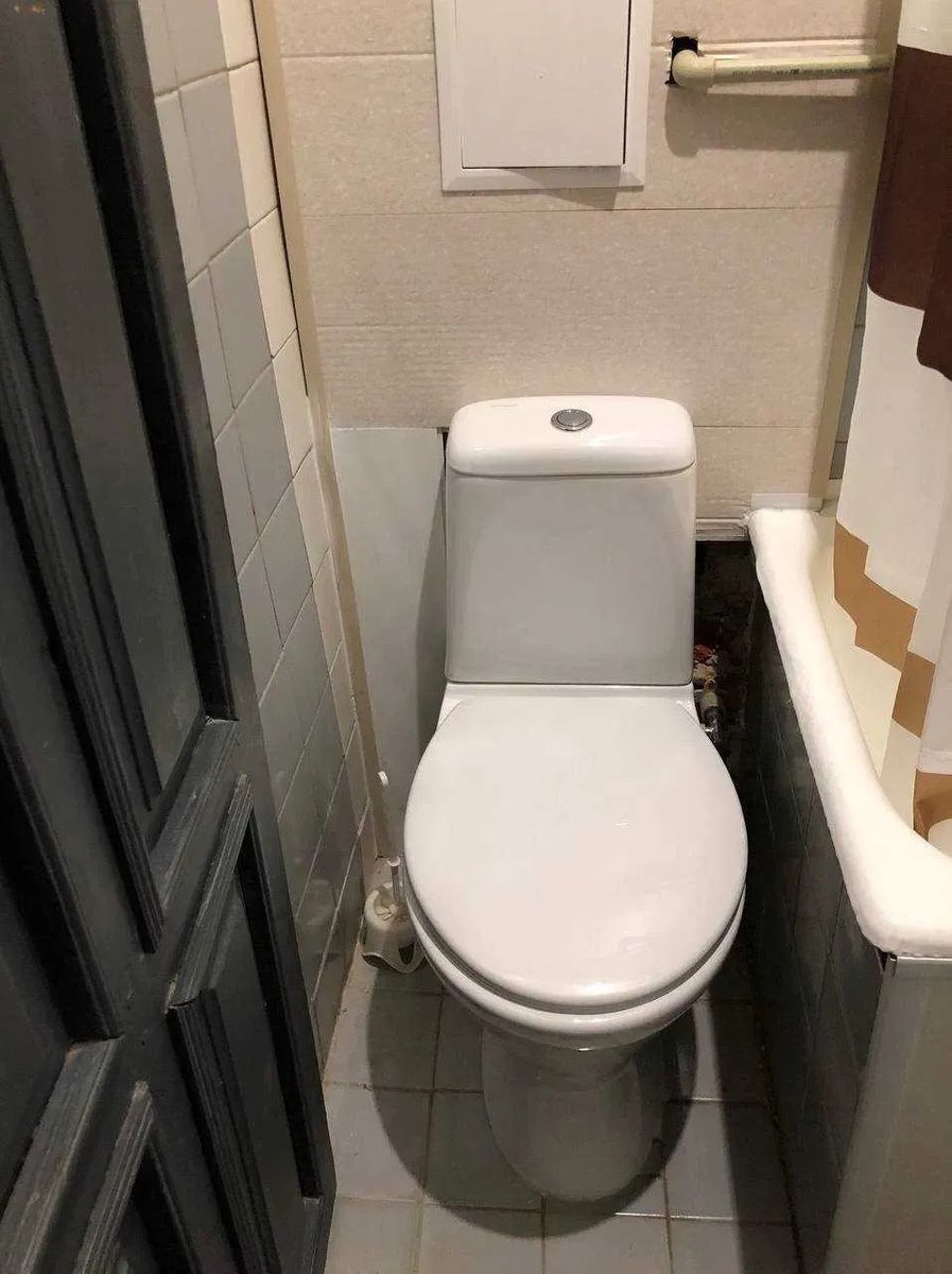 1837884913907824