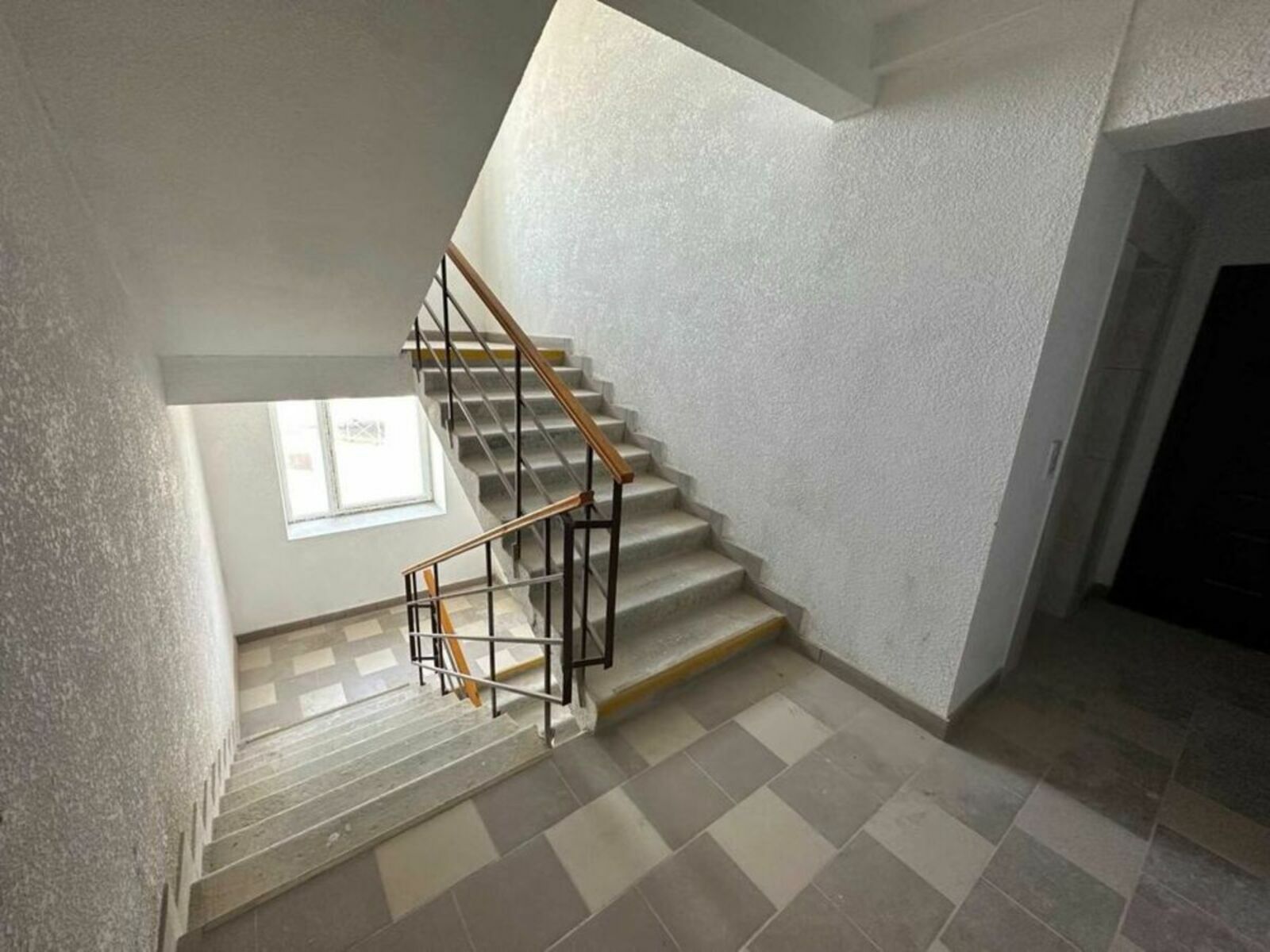 1835159737089826