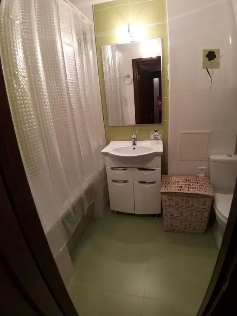 1831476748242828