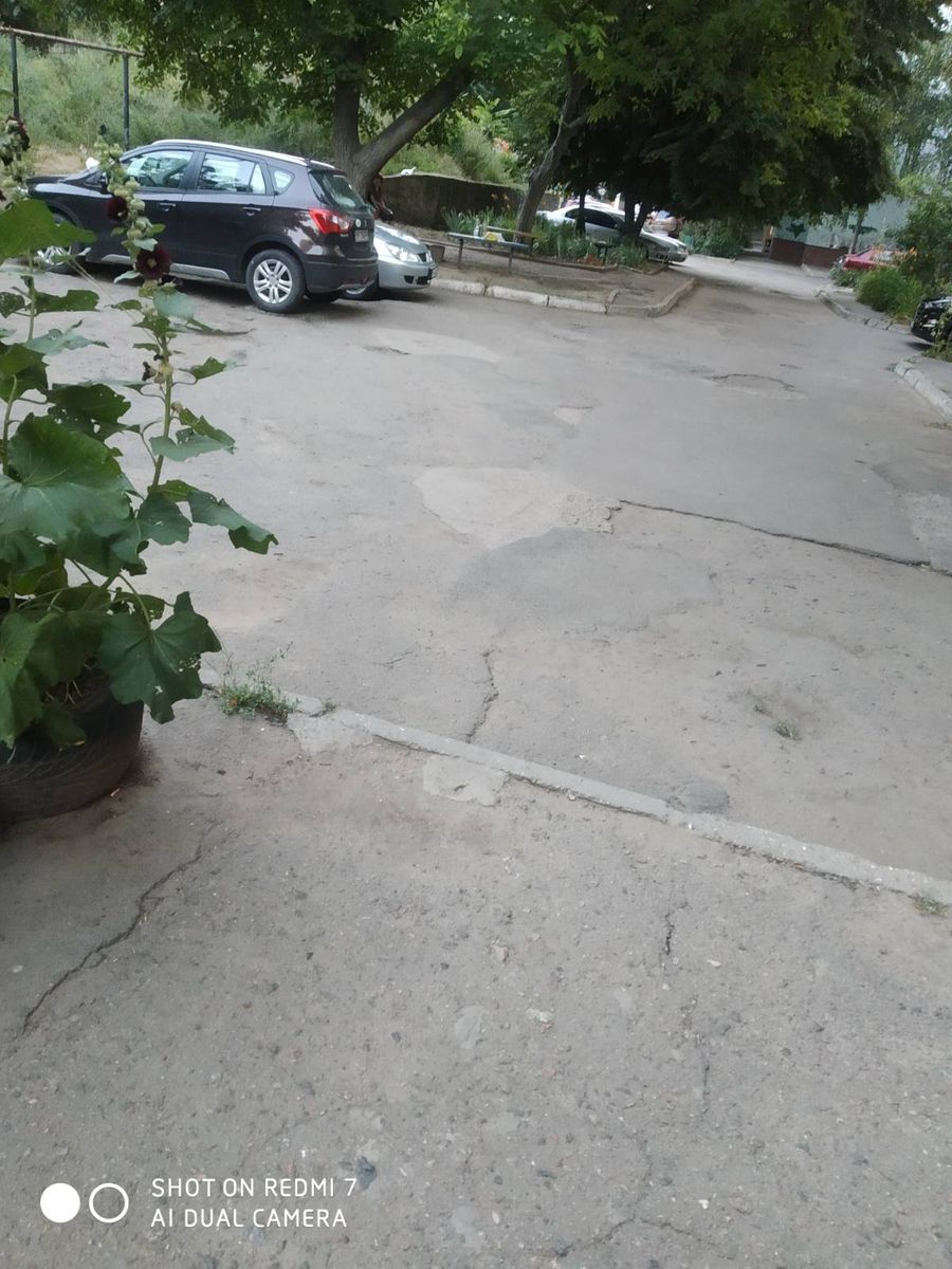 1840786618165829