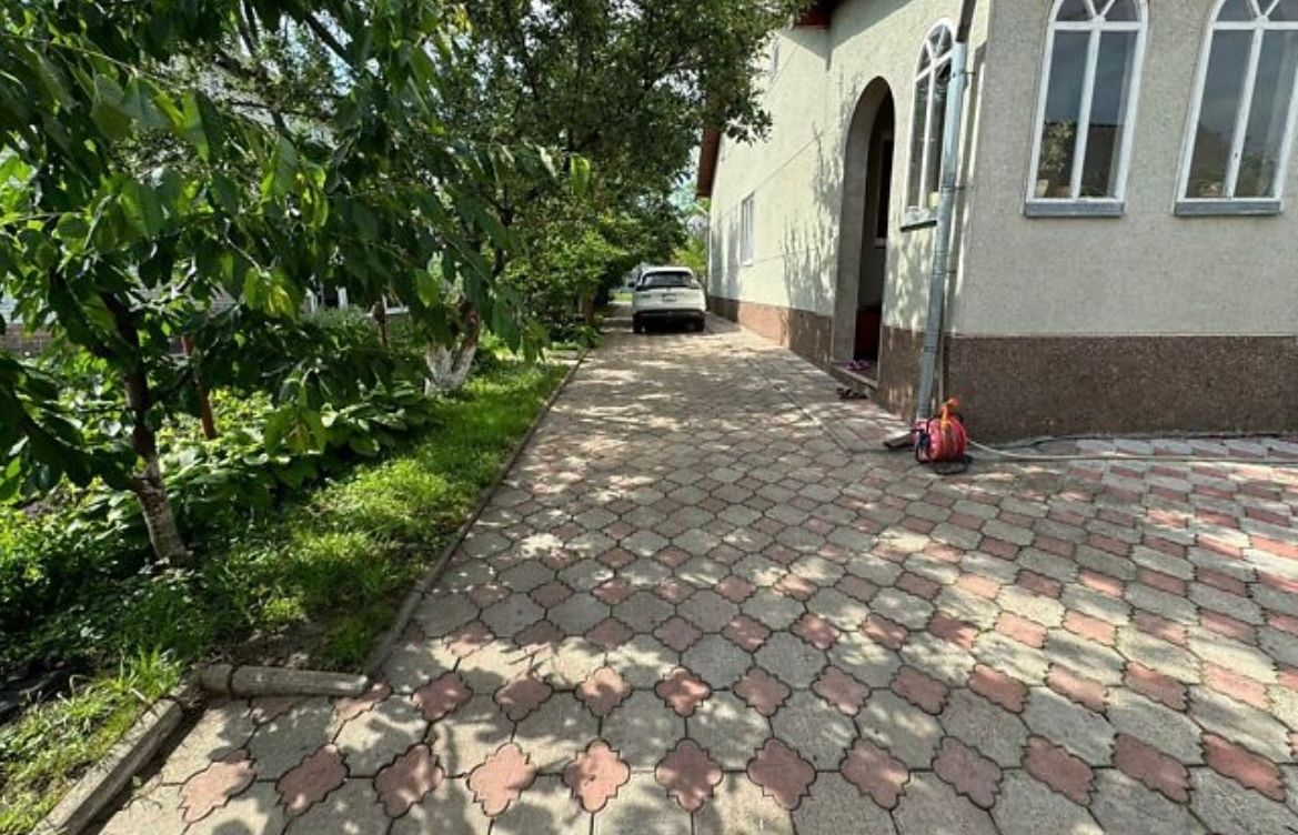 1806986689698083