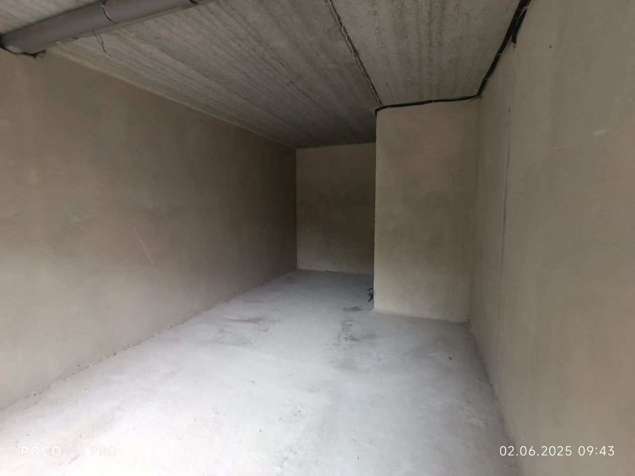 1833805333668831