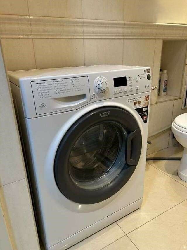 1832718433160833