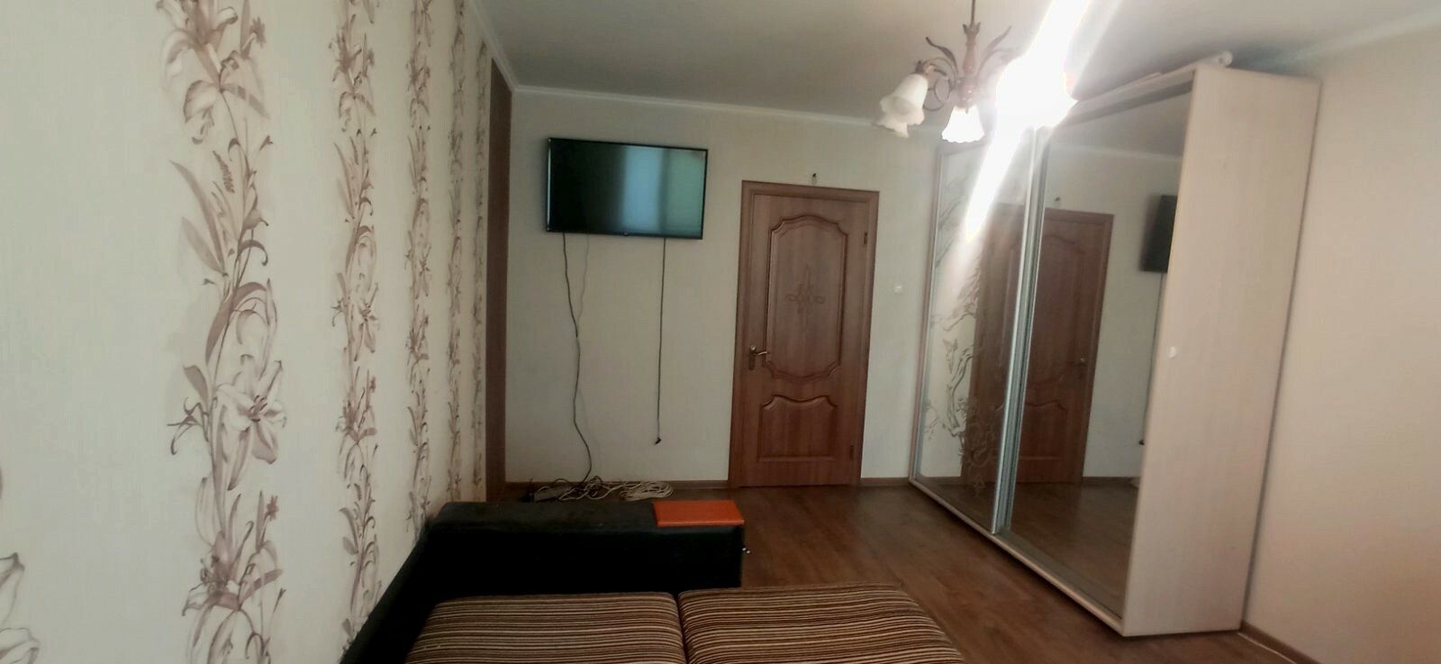 1834603175018833