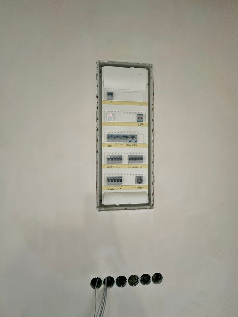 1835346091823835