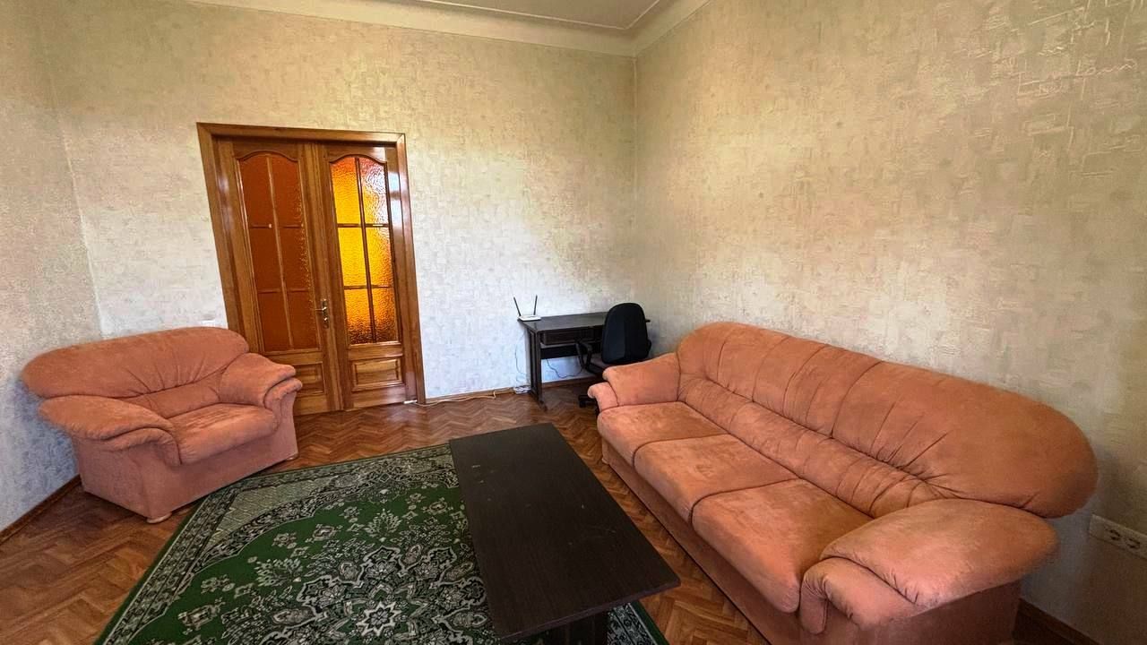 1833390182757836
