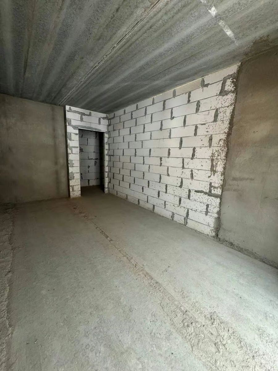 1839898734851836