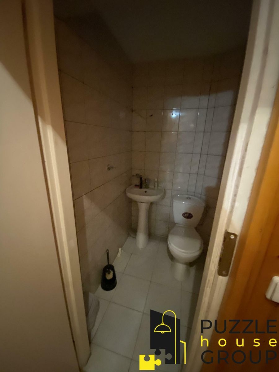 1835348233136838