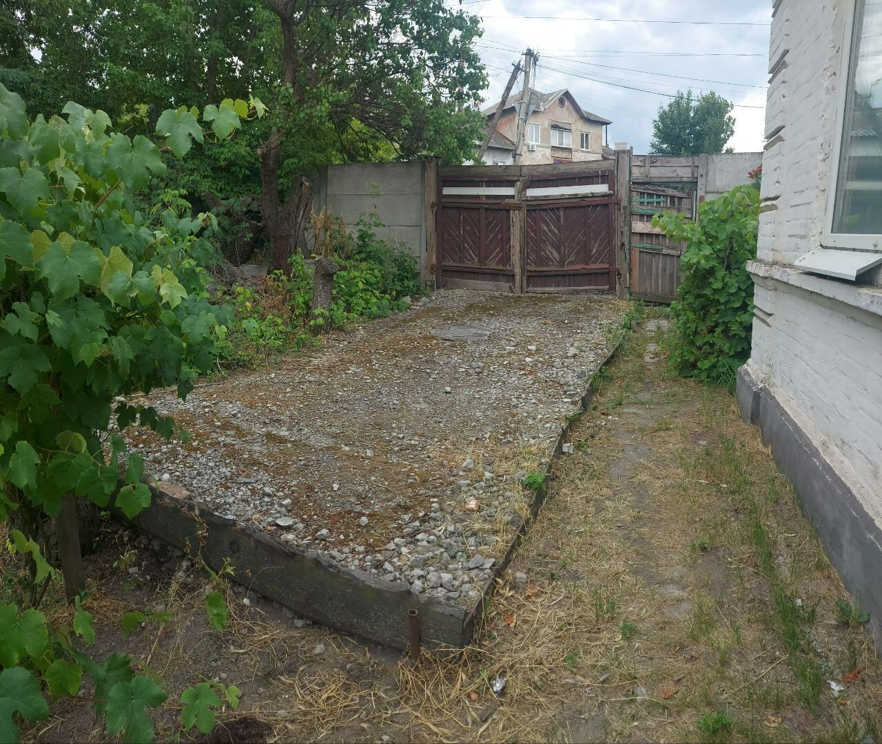 1836813660258838