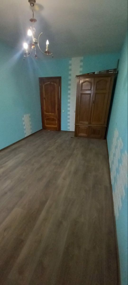 1831283605015084