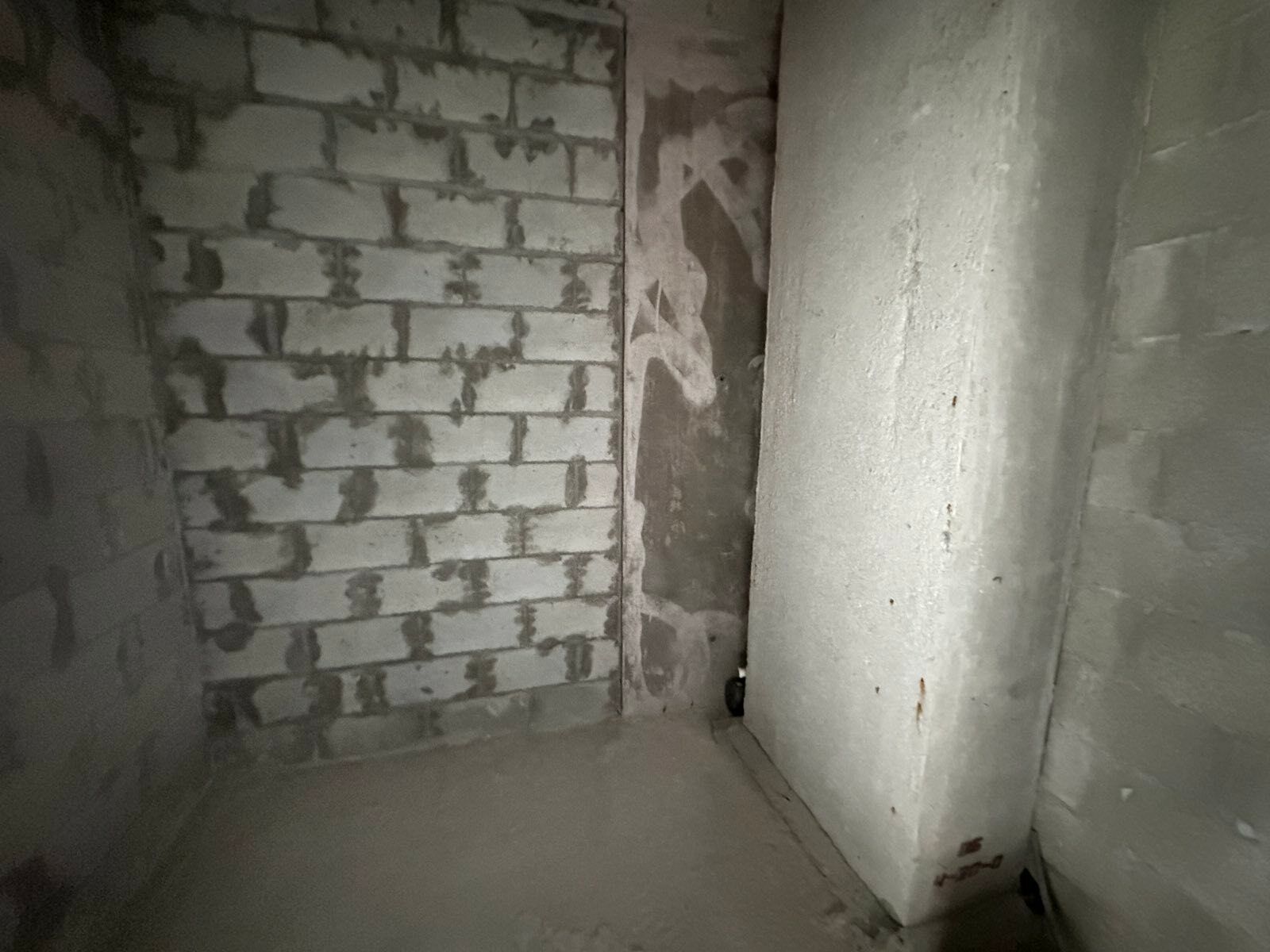1833173075357841