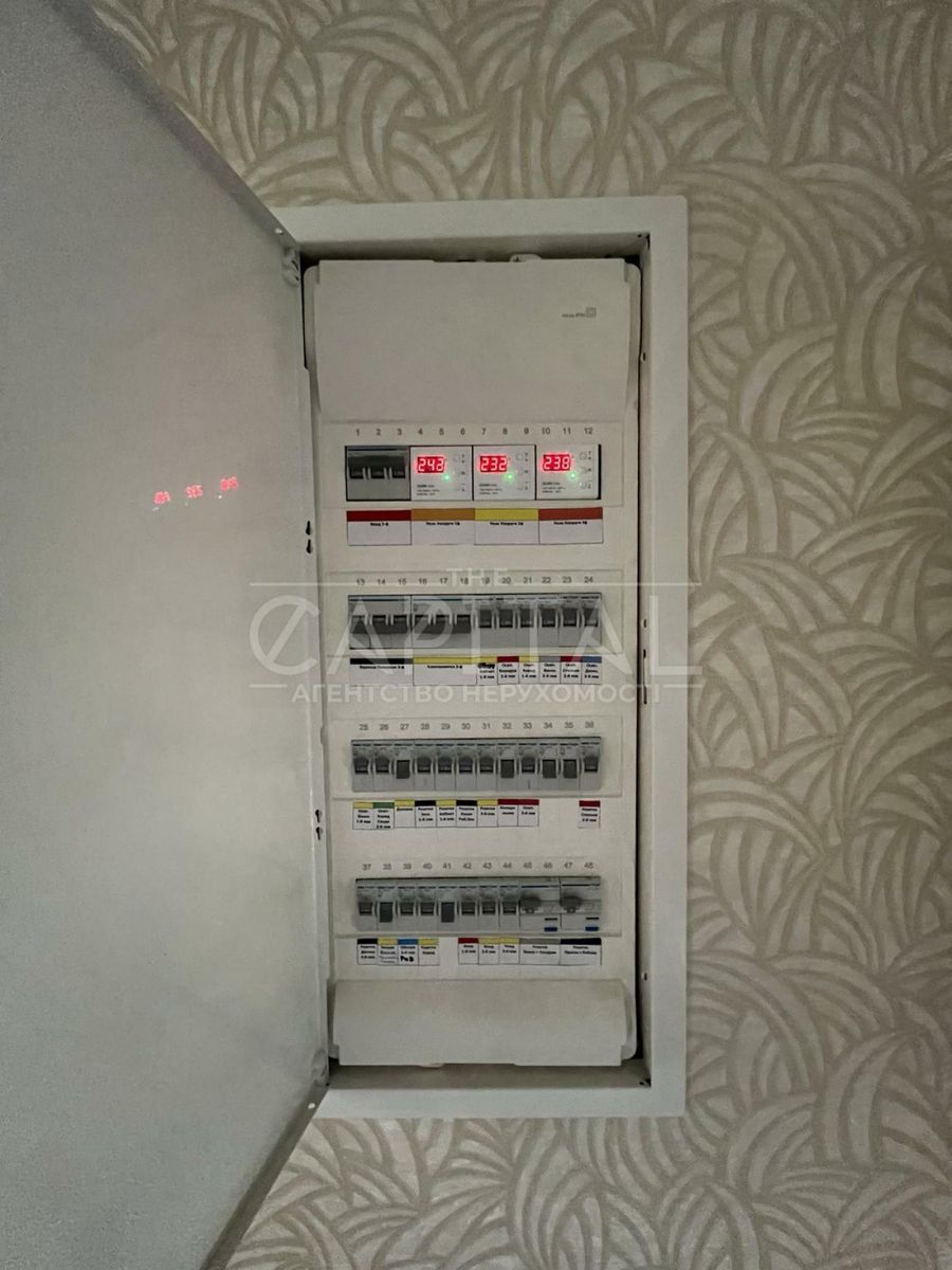 1834721621381842