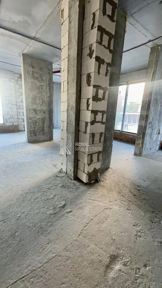 1840083026083842