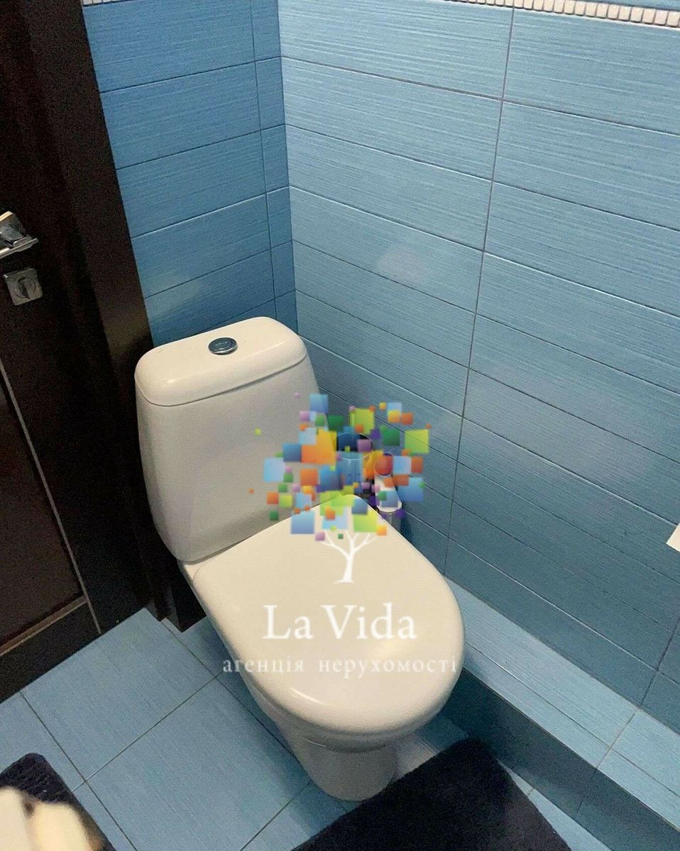1832273683407843