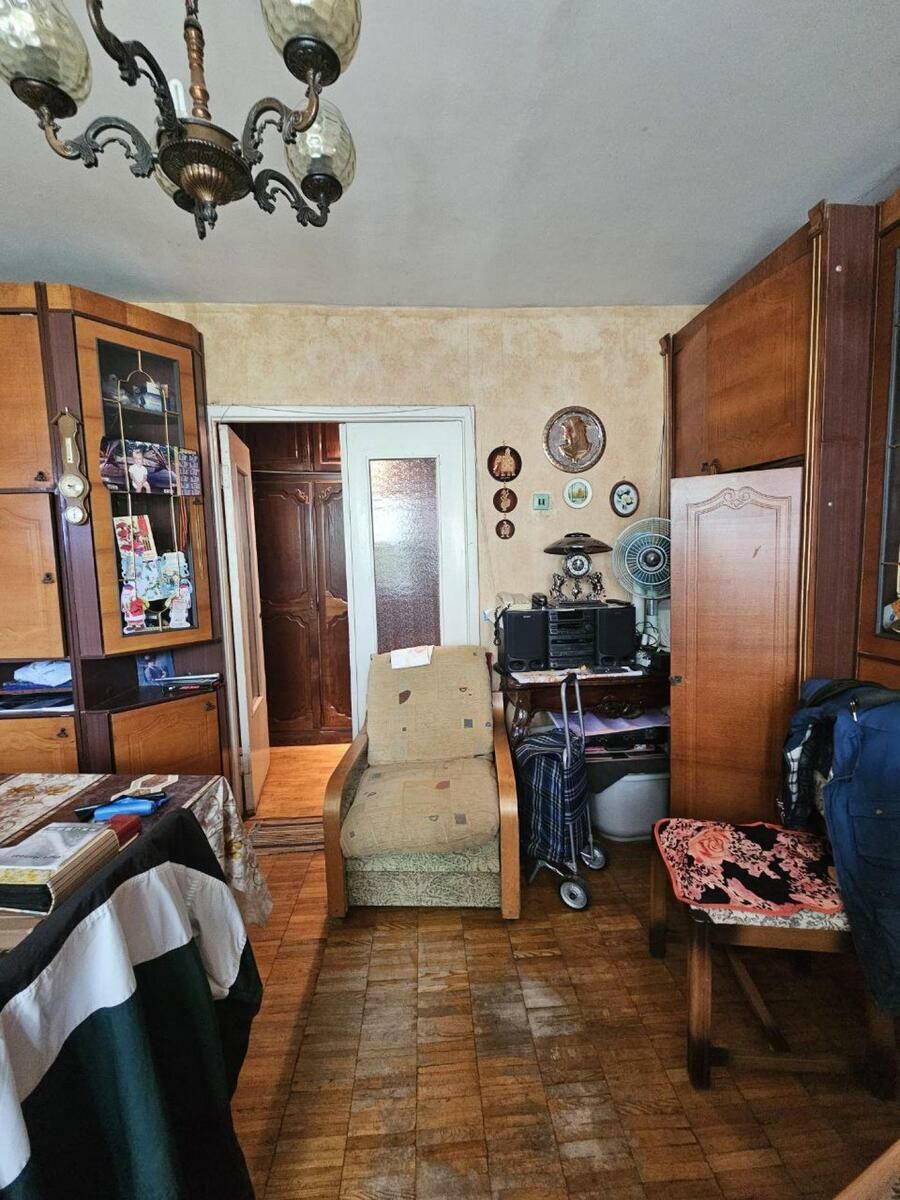 1834839768057847