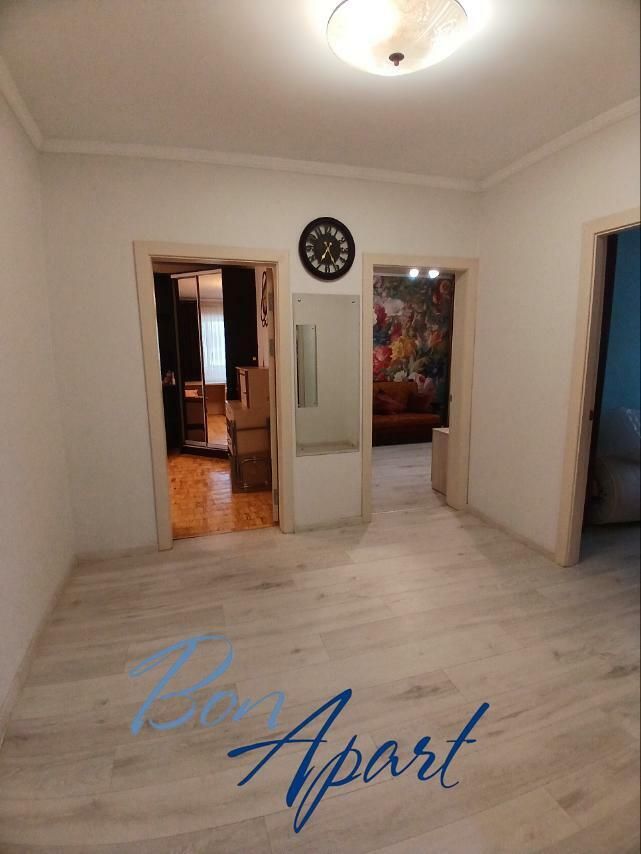 1831643079373848