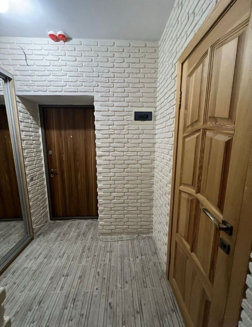 1832629177587848
