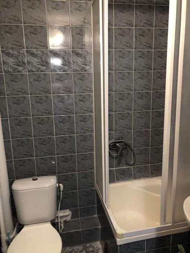 1831006213286849