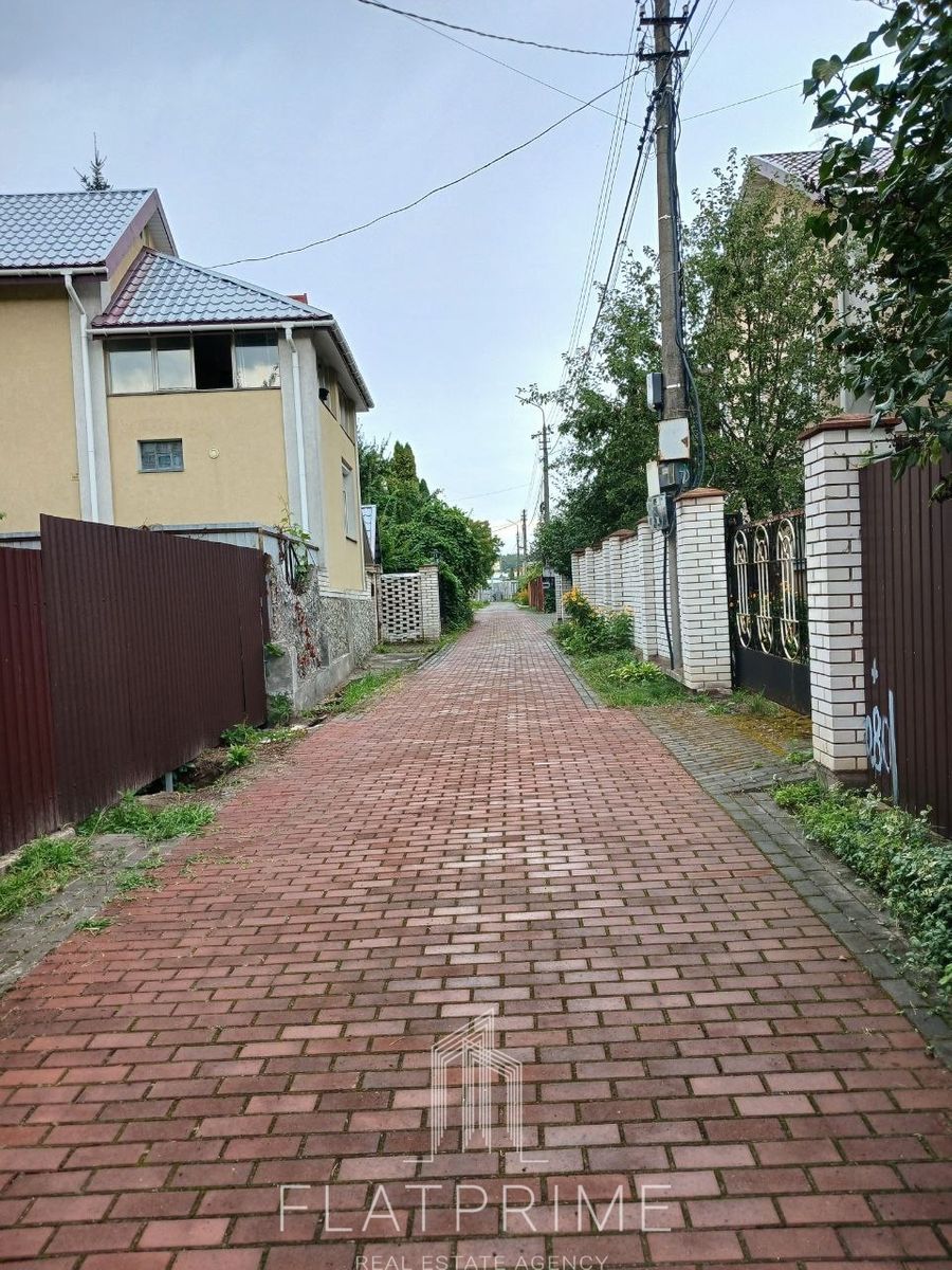 1809162115222085