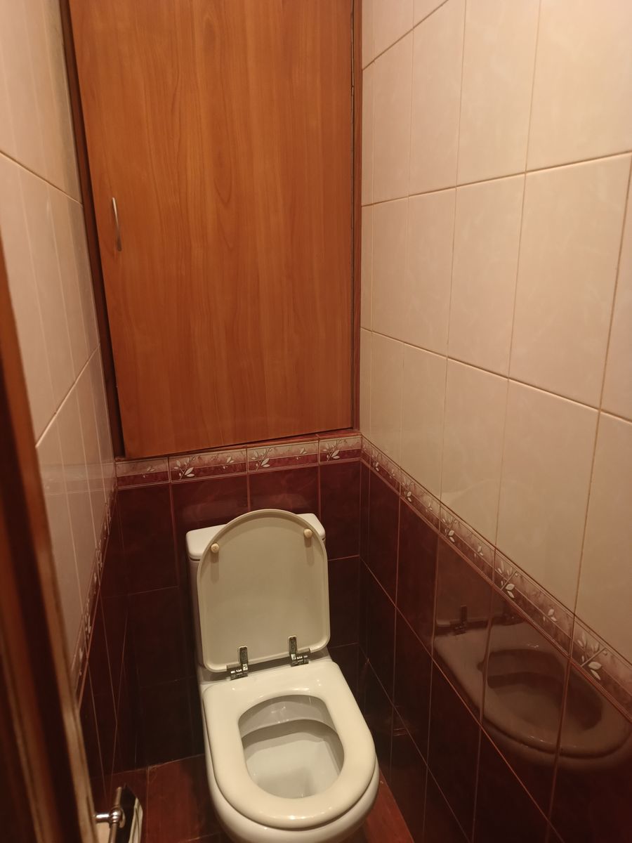 1834289622381085