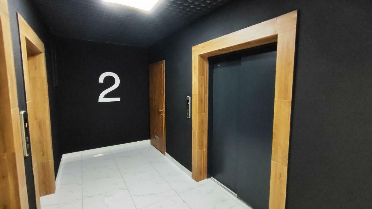 1834818184709085