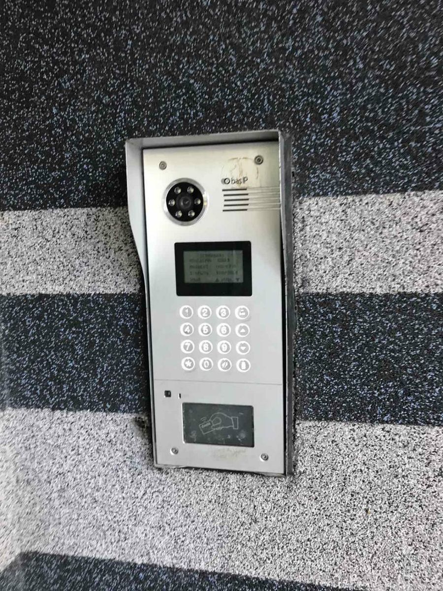 1833826088158853