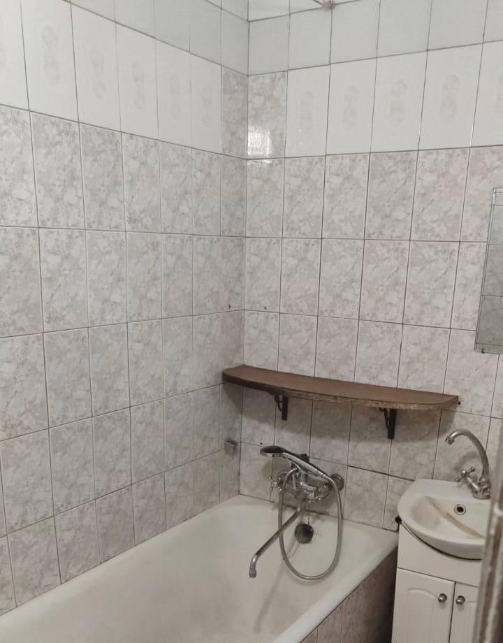1834117956136853