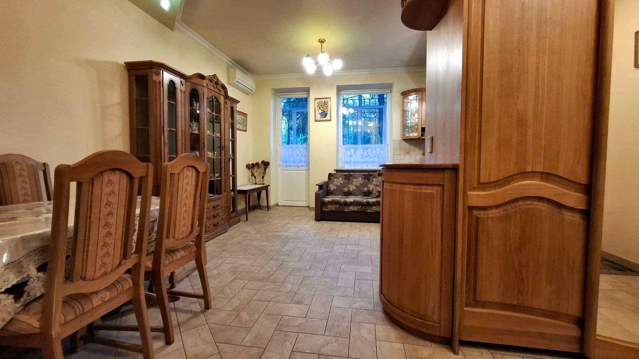 1841603638154853