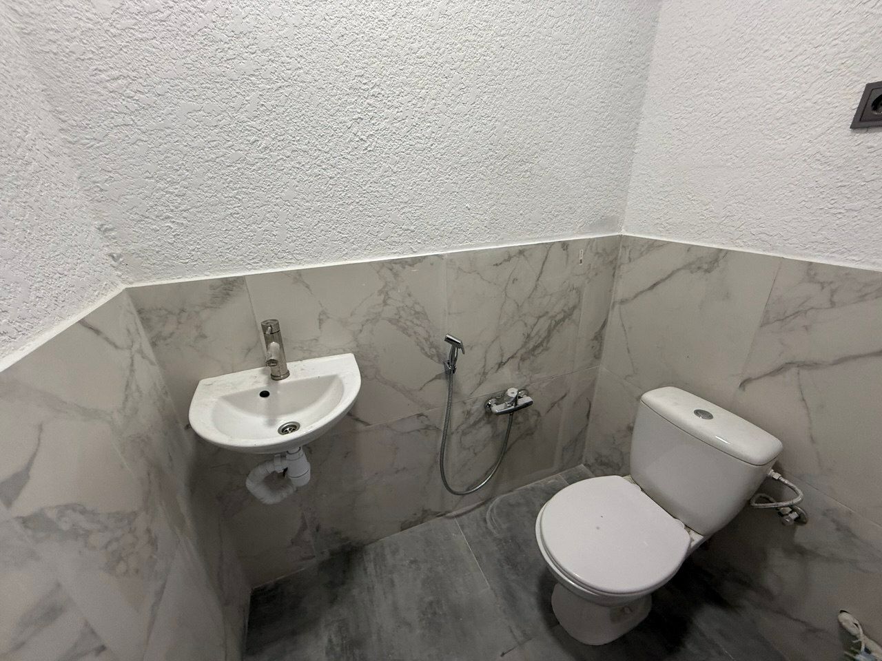 1835436383480854