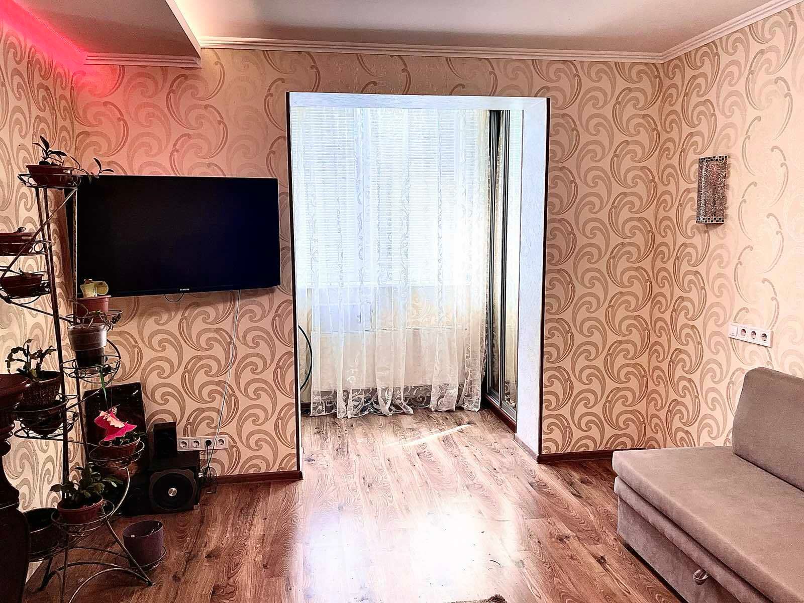 1781644550888856