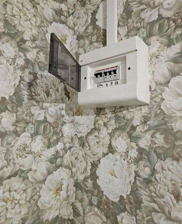 1832578885864856