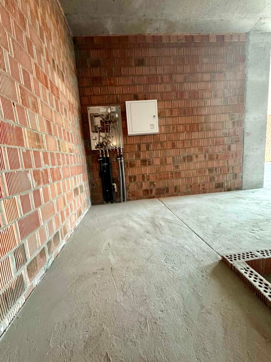 1832631178724856