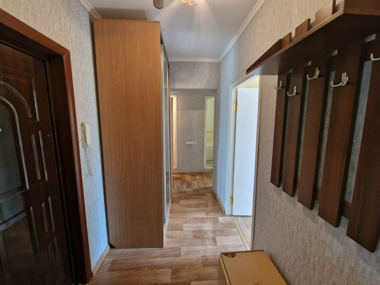 1835981764182857
