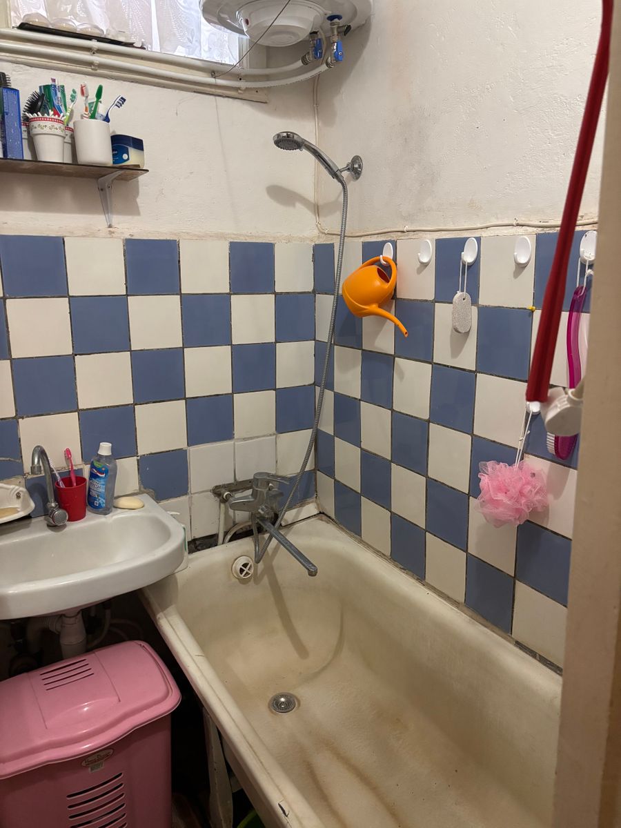 1832003942547858