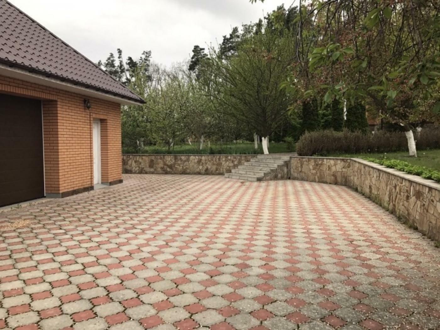 1834805749527860